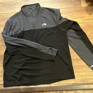 North face , hardly worn two tone large men’s long sleeve